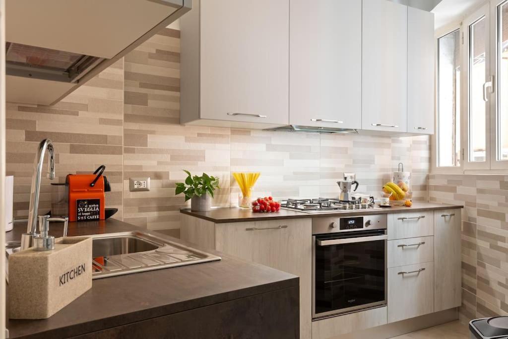 Piramide Apartment Rom