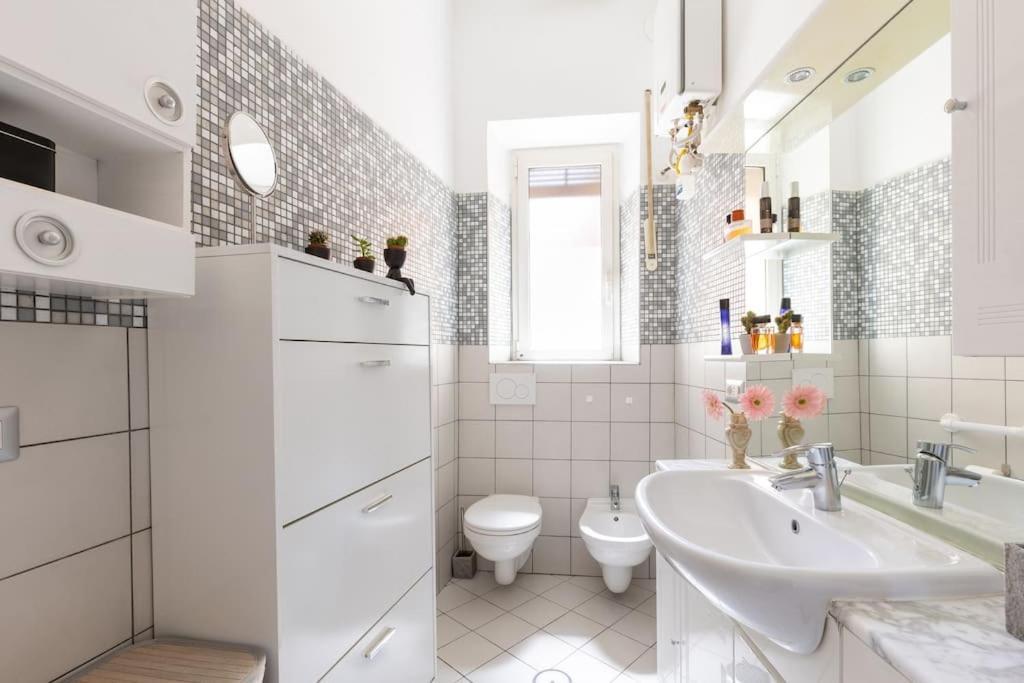 Piramide Apartment Rom